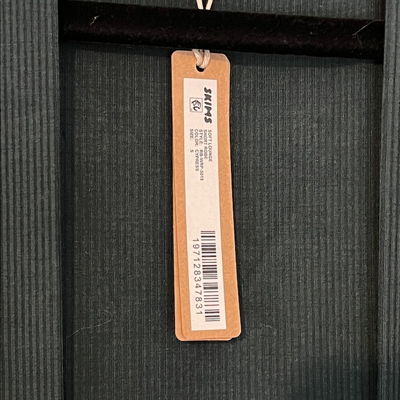 SKIMS Soft Lounge Robe - Picture 4 of 7